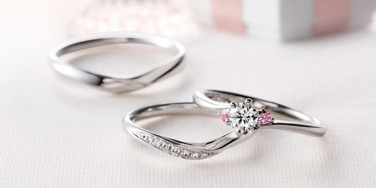 「婚約指輪」と「結婚指輪」の違いって？