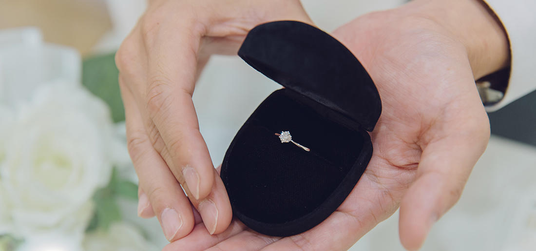 男性必読 プロポーズから婚約までの基礎知識 婚約指輪 結婚指輪のコラム マリアージュエント